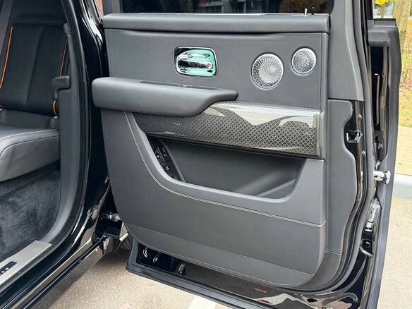 2026 Rolls-Royce Cullinan Black Badge I Рестайлинг (Series II), чёрный, 59850000 рублей - вид 24