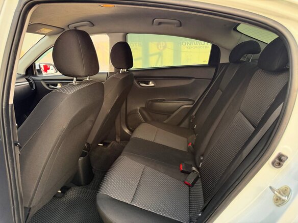 2020 Kia Rio IV, белый, 1164900 рублей - вид 11