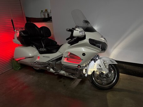 2012 Honda GL 1800 Gold Wing, белый, 1500000 рублей, вид 5