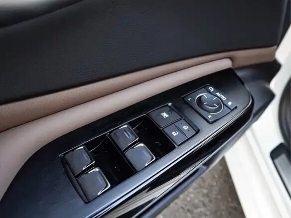 2024 Lexus ES 200 VII Рестайлинг, белый, 4633000 рублей - вид 16