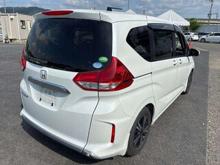 2022 Honda Freed II Рестайлинг, белый, 1480000 рублей, вид 4