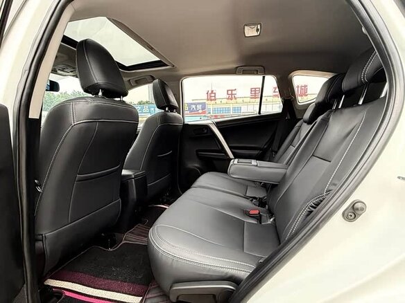 2018 Toyota RAV4 IV (XA40) Рестайлинг, белый, 1750000 рублей - вид 6