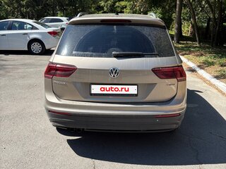 2018 Volkswagen Tiguan II, бежевый, 2250000 рублей, вид 3