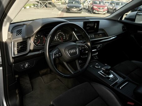 2018 Audi Q5 II (FY), серебристый, 3390000 рублей, вид 5