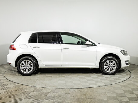 2013 Volkswagen Golf VII, белый, 849585 рублей, вид 4