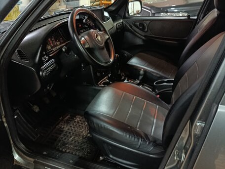 2014 Chevrolet Niva I Рестайлинг, серый, 680000 рублей, вид 2