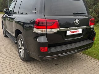 2016 Toyota Land Cruiser 200 Series Рестайлинг 2, чёрный, 6400000 рублей, вид 4