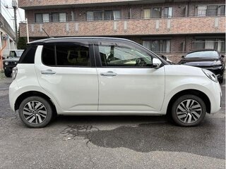 2023 Toyota Passo III Рестайлинг, белый, 870000 рублей, вид 5