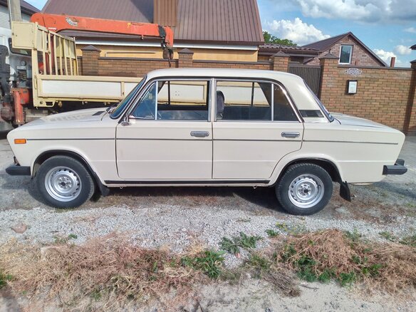 1993 Lada (ВАЗ) 2106 4-speed, бежевый, 250000 рублей - вид 3