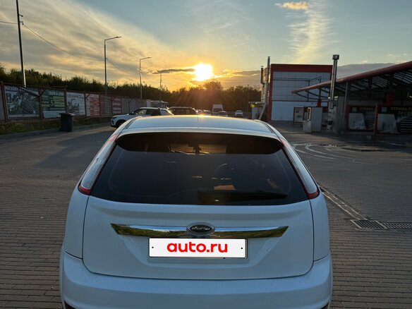 2008 Ford Focus II Рестайлинг, белый, 355000 рублей - вид 2