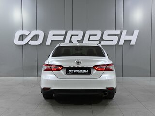 2021 Toyota Camry VIII (XV70) Рестайлинг, белый, 3250000 рублей, вид 4