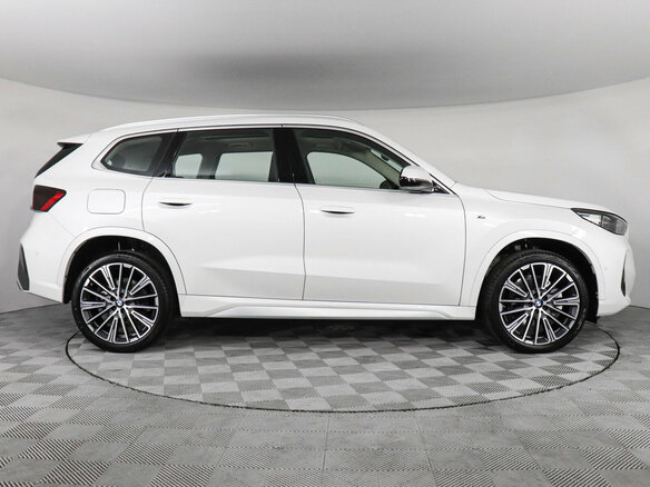 2026 BMW X1 Long 25Li xDrive III (U11/U12), белый, 6605968 рублей - вид 2