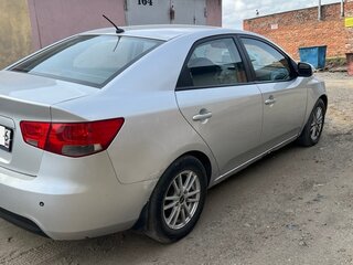 2009 Kia Cerato 5-speed II, серебристый, 399000 рублей, вид 3