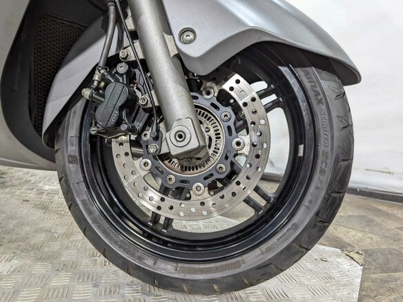2013 Suzuki Burgman (SkyWave) 650, серебристый, 639000 рублей - вид 15