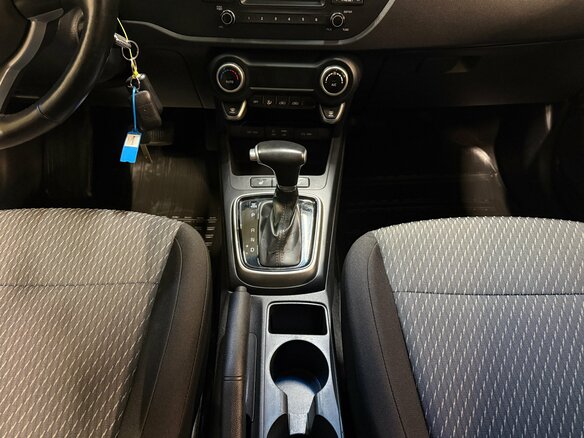 2017 Kia Rio IV, белый, 1360000 рублей - вид 12