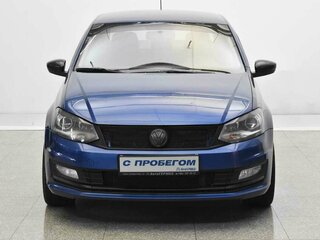 2018 Volkswagen Polo V Рестайлинг, синий, 895000 рублей, вид 2