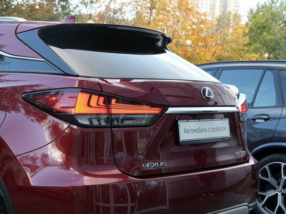 2022 Lexus RX 300 IV Рестайлинг, красный, 5850000 рублей - вид 6