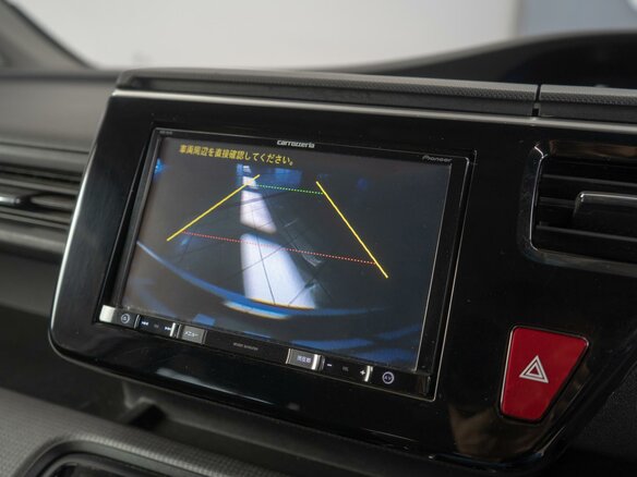 2016 Honda Stepwgn Spada V, белый - вид 17