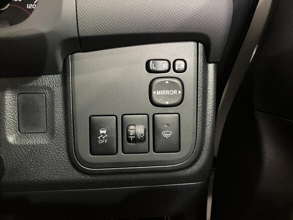 2016 Toyota Wish II Рестайлинг, белый, 1260000 рублей - вид 10