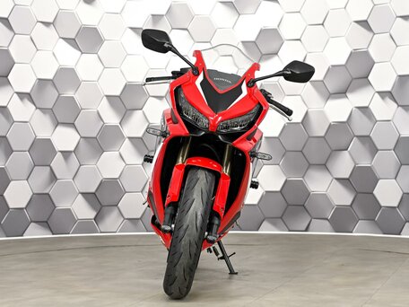 2021 Honda CBR 650R, красный, 879000 рублей, вид 5