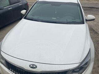 2019 Kia Optima IV Рестайлинг, белый, 1800000 рублей, вид 2