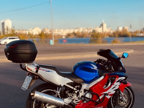 1999 Honda CBR 600F, синий, 415000 рублей - вид 4