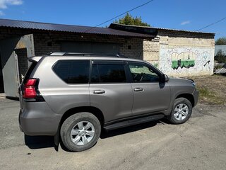 2019 Toyota Land Cruiser Prado 150 Series Рестайлинг 2, серый, 5600000 рублей, вид 4