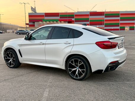 2018 BMW X6 40d II (F16), белый, 3450000 рублей, вид 2