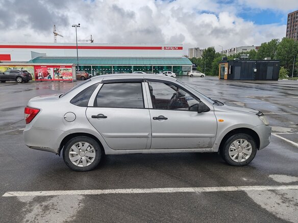 2013 Lada (ВАЗ) Granta I, серебристый, 275000 рублей - вид 5
