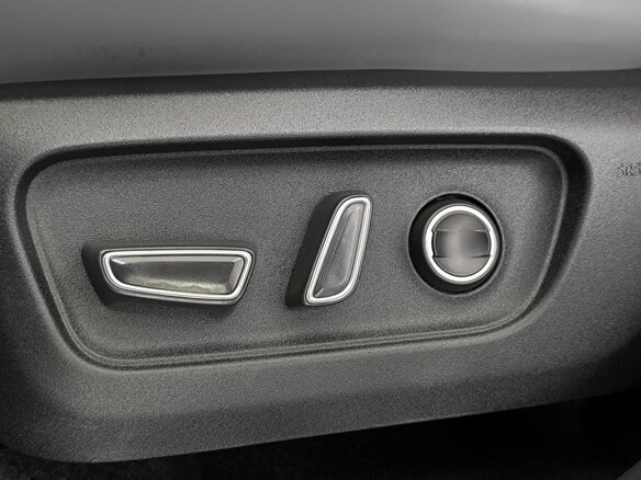 2026 Toyota RAV4 V (XA50), чёрный, 4690000 рублей - вид 8