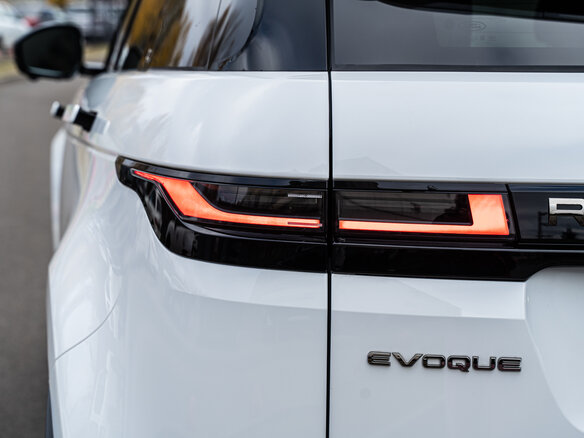 2025 Land Rover Range Rover Evoque L II Рестайлинг, белый, 6490000 рублей - вид 24