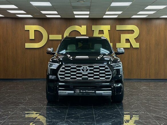 2024 Toyota Sequoia III, чёрный, 9481660 рублей - вид 1