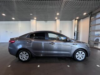2015 Kia Rio III Рестайлинг, серый, 900000 рублей, вид 2