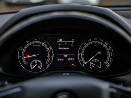 2018 Skoda Kodiaq I, серый, 1820000 рублей, вид 5