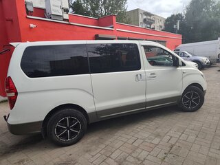 2010 Hyundai Grand Starex I, белый, 1450000 рублей, вид 3