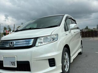 2012 Honda Freed I Рестайлинг, белый, 999000 рублей, вид 1