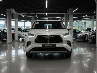 2025 Toyota Highlander IV (XU70), белый, 5200000 рублей, вид 3