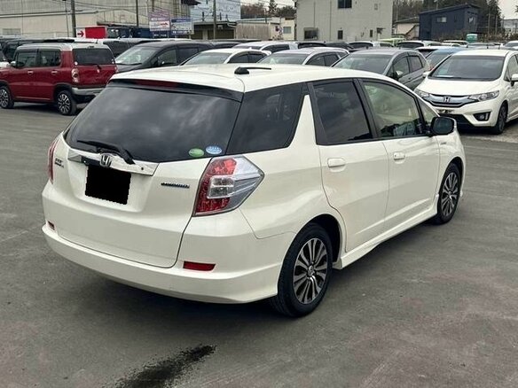 2014 Honda Fit Shuttle I Рестайлинг, белый, 712000 рублей - вид 5