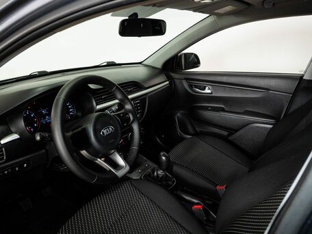 2018 Kia Rio IV, серый, 1015000 рублей, вид 5