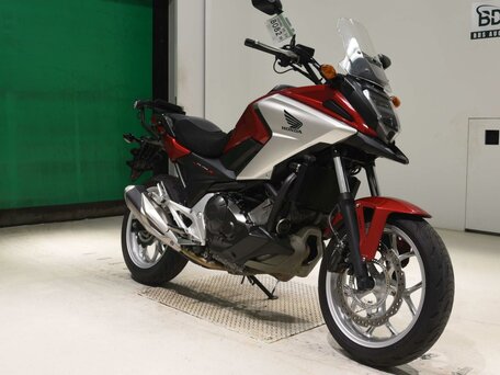 2017 Honda NC 750X, красный, 825000 рублей, вид 3