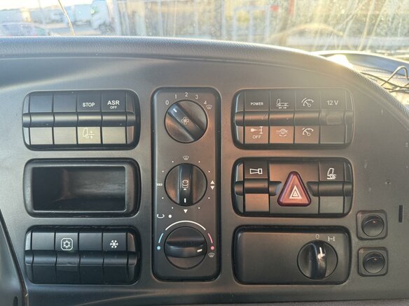 2013 Mercedes-Benz Actros, красный, 2950000 рублей - вид 27