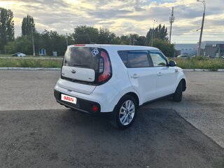 2017 Kia Soul II Рестайлинг, белый, 1250000 рублей, вид 5