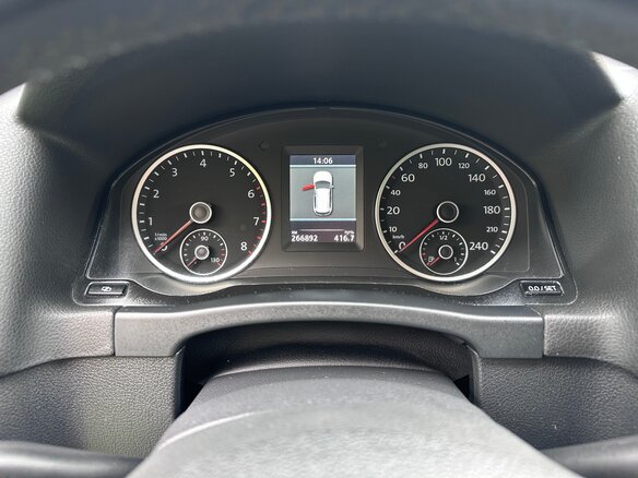 2011 Volkswagen Tiguan I Рестайлинг, чёрный, 1250000 рублей - вид 12