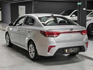 2019 Kia Rio IV, серебристый, 1680000 рублей, вид 5