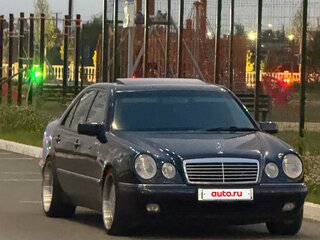 1999 Mercedes-Benz E-Класс 240 II (W210, S210) Рестайлинг, синий, 750000 рублей, вид 4