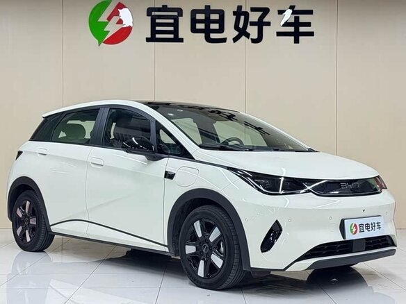 2025 BYD Dolphin 45.12 kWh I Рестайлинг, белый, 1920000 рублей - вид 2