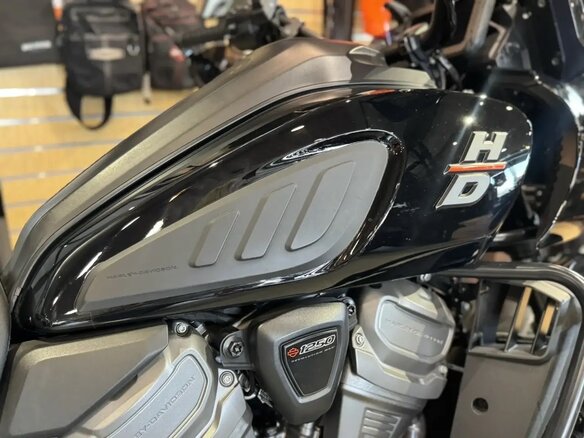 2021 Harley-Davidson Pan America, чёрный, 1450000 рублей - вид 2