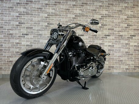 2024 Harley-Davidson Fat Boy, чёрный, 2485000 рублей, вид 2
