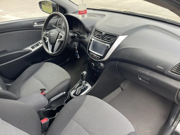 2013 Hyundai Solaris I, чёрный, 965000 рублей - вид 7