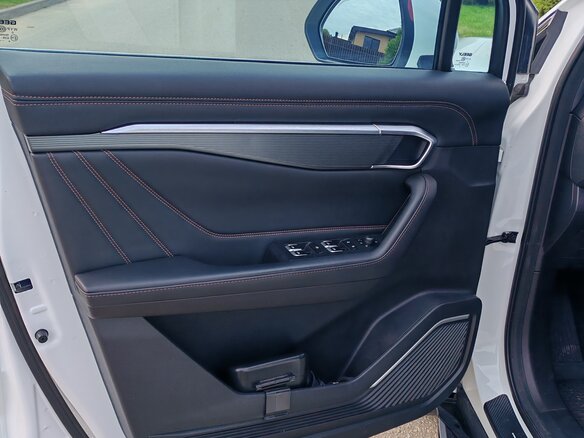 2024 Geely Okavango I Рестайлинг, белый, 3000000 рублей - вид 9